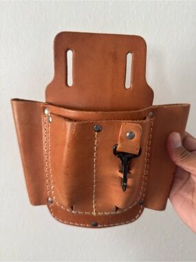 Chace Tan Leather Belt Pouch with Hook Closure